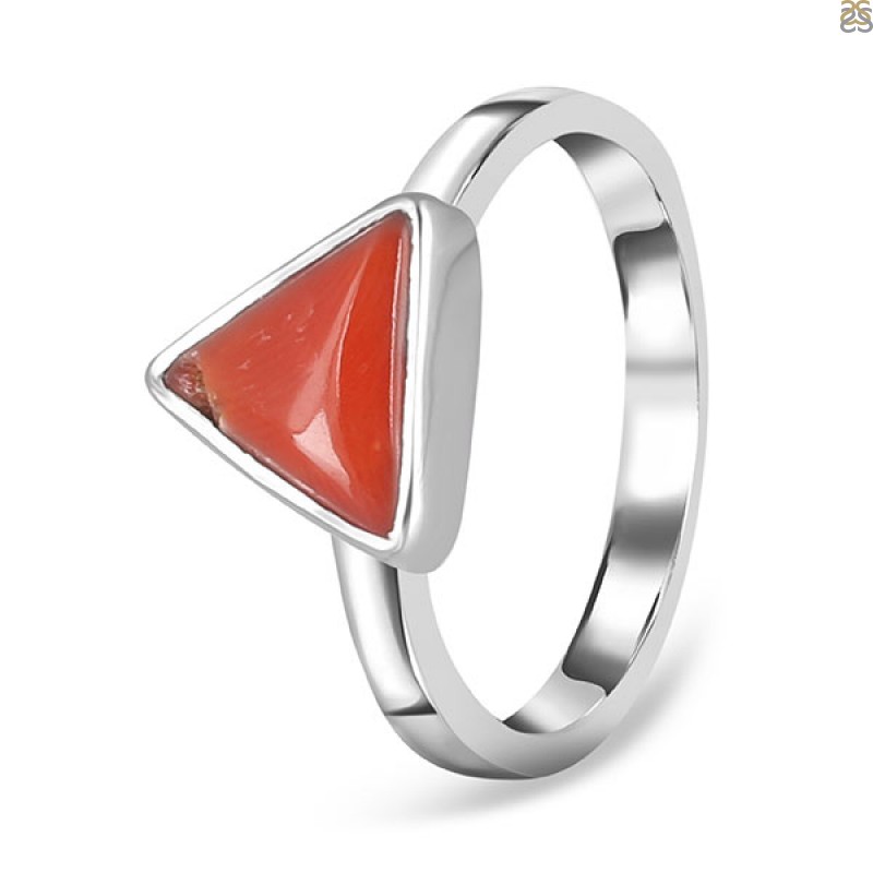 Coral Triangular Gold Ring | A Beautiful Triangular Red Coral Gemstone Ring  in Gold Check More Videos at -:  https://www.youtube.com/user/Precious9gem/videos #redcoral #coralrings... |  By 9Gem.comFacebook
